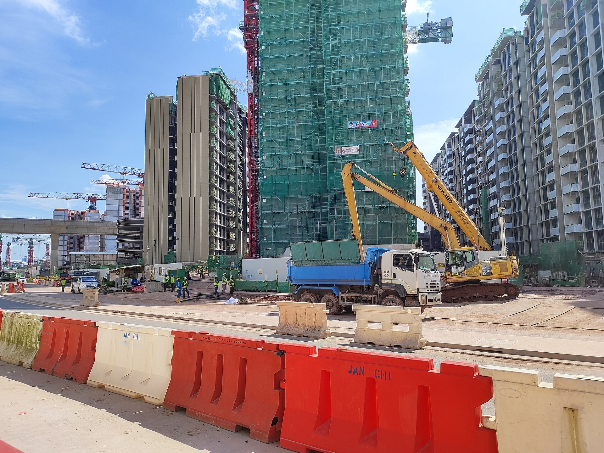New HDB blocks and construction in Tengah